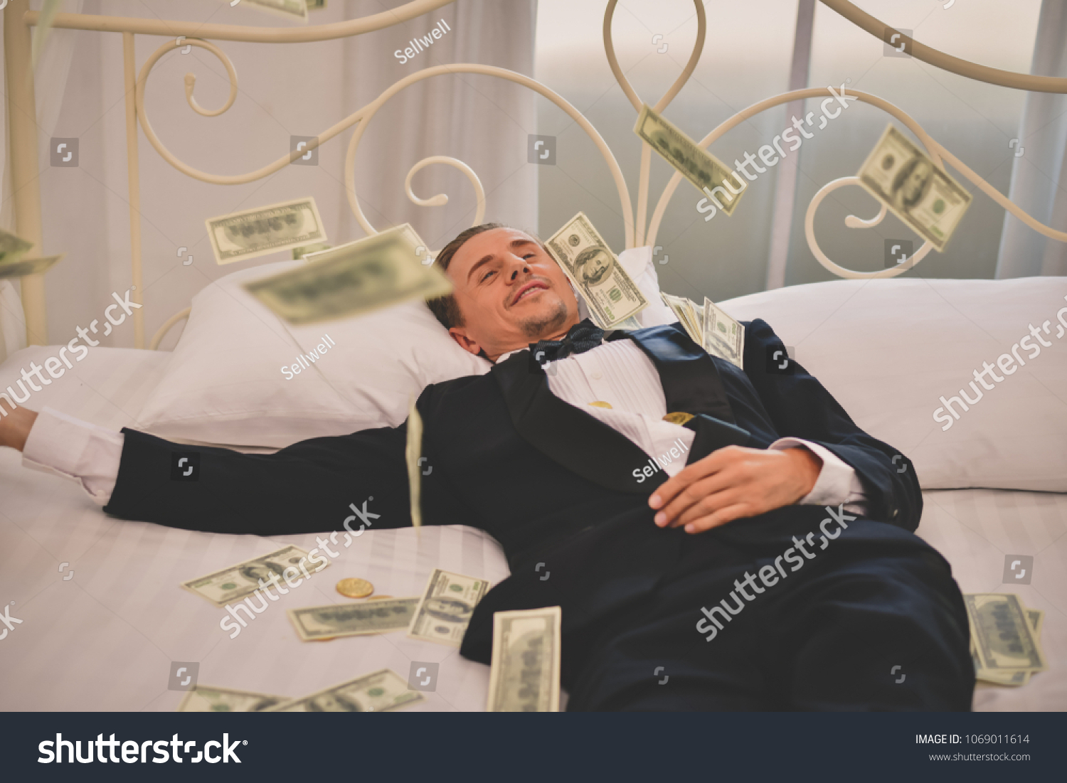 NĂ