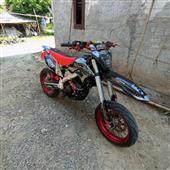 Xe