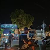 Vư