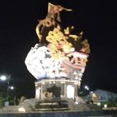 nư